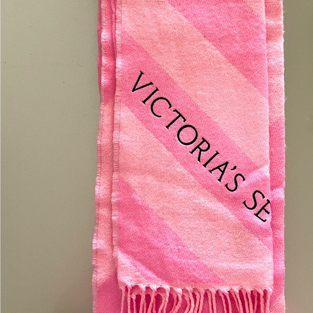 Victoria’s Secret scarf